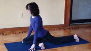 knee pain in pigeon pose