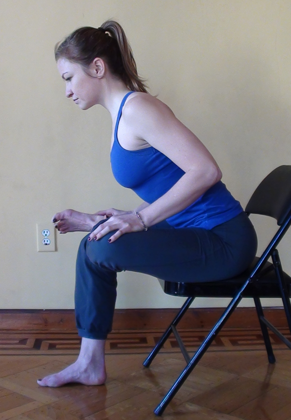 Piriformis Stretch Sitting On A Chair
